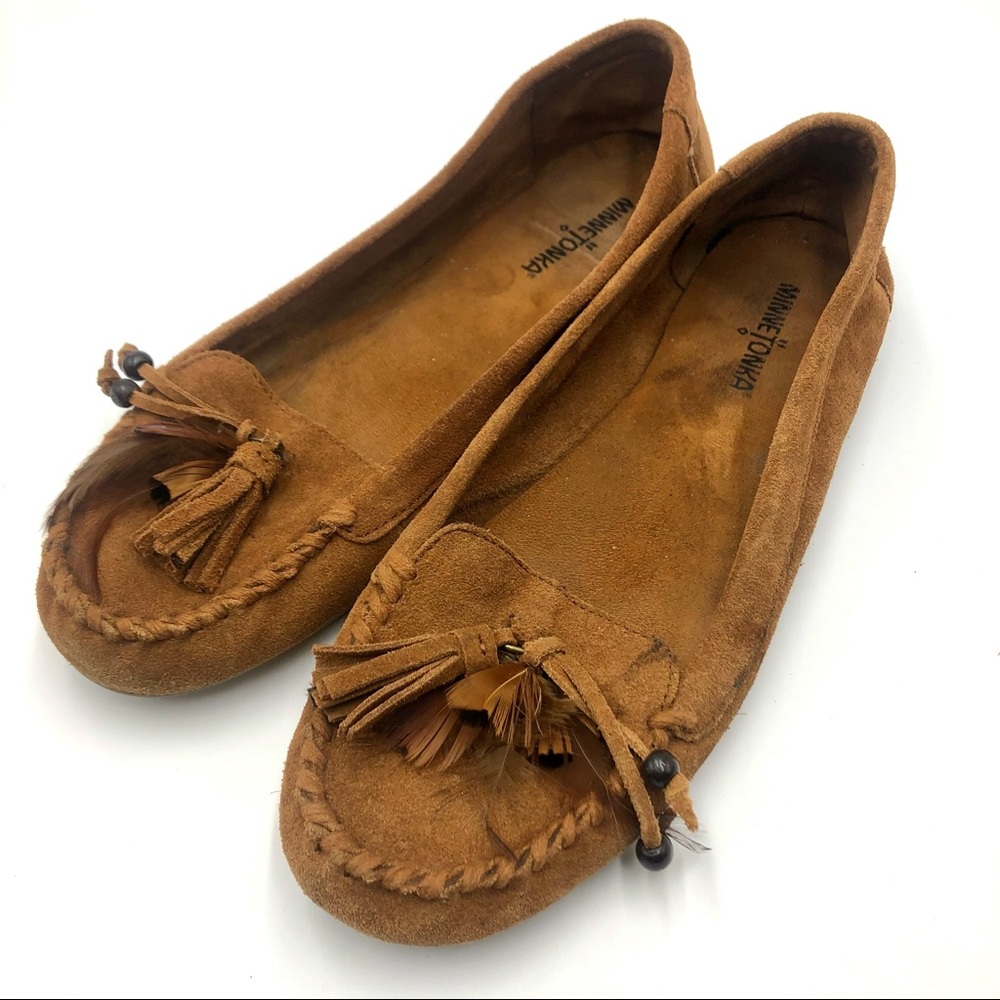 Minnetonka tan suede moccasin flats size 9.5